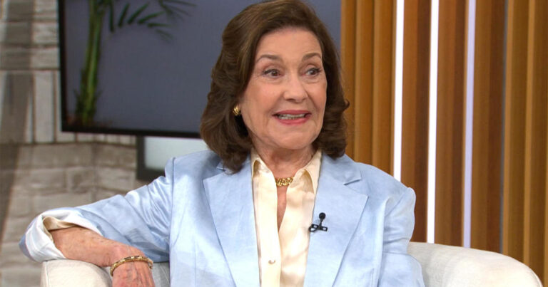 0916 kellybishop web