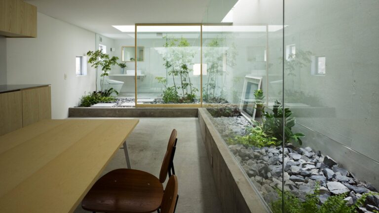 house in nagoya transparent bathroom japan dezeen 1704 col 1 1