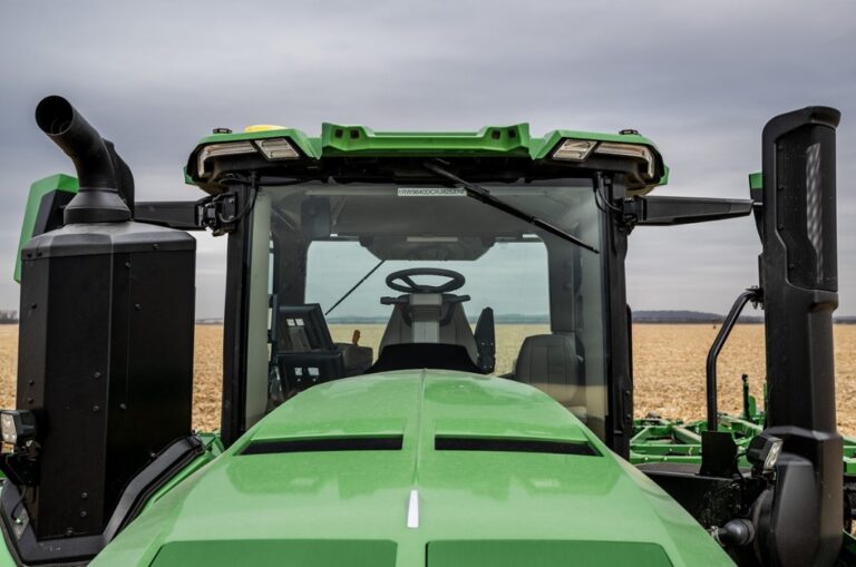 john deere Autonomous 9RX Tractor 14