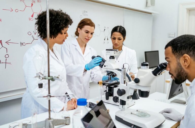 STEM students at University Lab