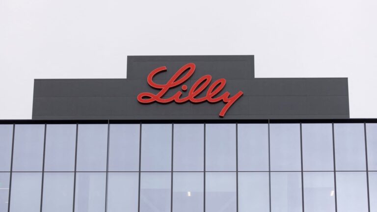107386526 17102774692023 03 01t183627z 95571214 rc24lz9u1qcj rtrmadp 0 lilly insulin