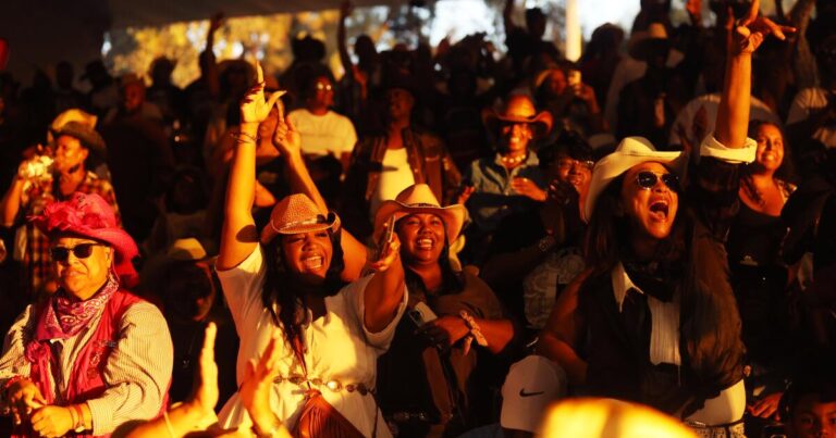 urlhttps3A2F2Fcalifornia times brightspot.s3.amazonaws.com2F9d2F1c2F59b877764877960eb90bf91b88632F1467752 la me bill pickett rodeo mdb billpickettrodeo19t