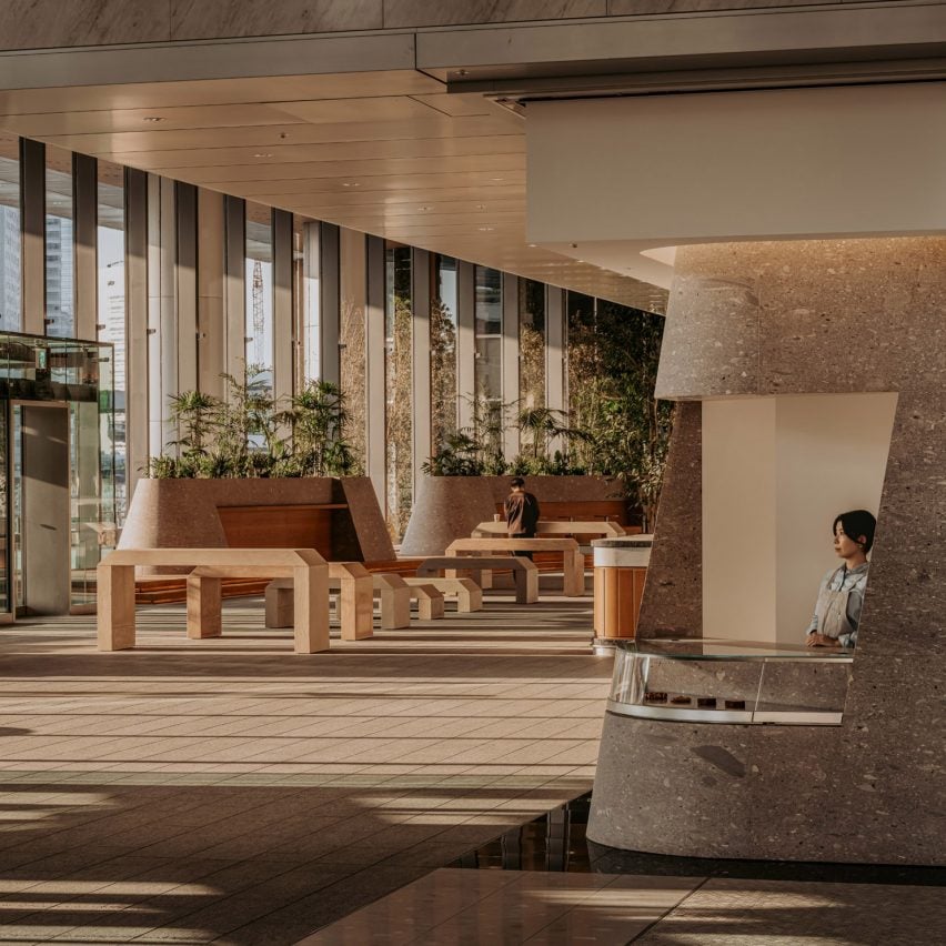 i in blue bottle coffee cafe takanawa dezeen 2364 col sq4